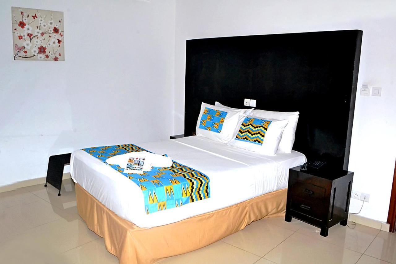 Hotel Bkbg Ломе Экстерьер фото