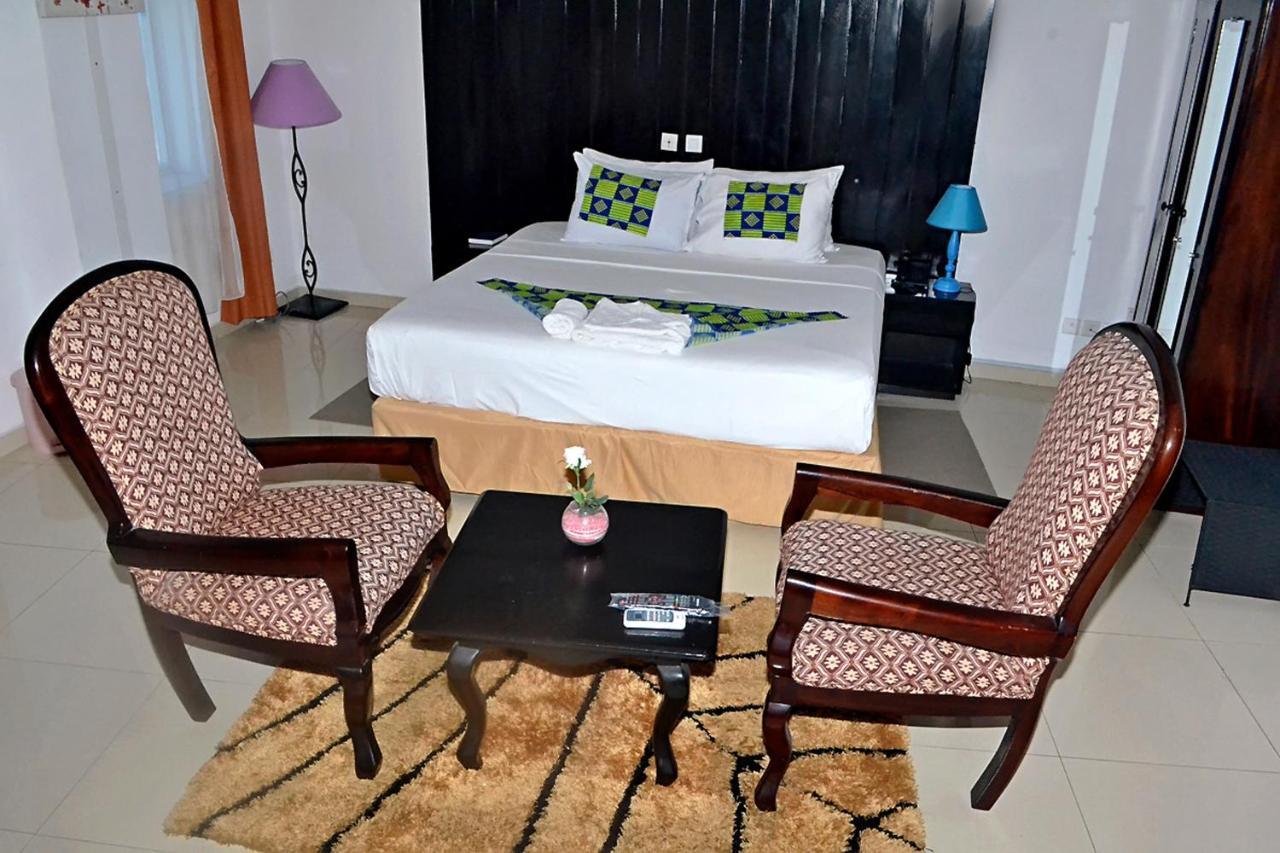 Hotel Bkbg Ломе Экстерьер фото