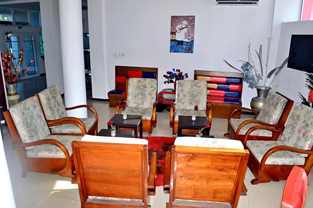 Hotel Bkbg Ломе Экстерьер фото
