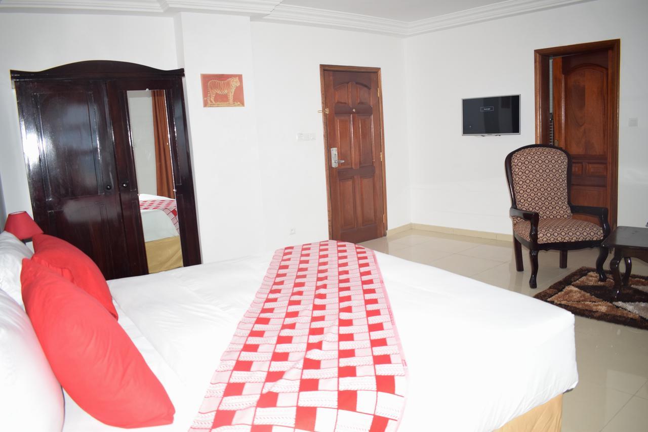 Hotel Bkbg Ломе Экстерьер фото