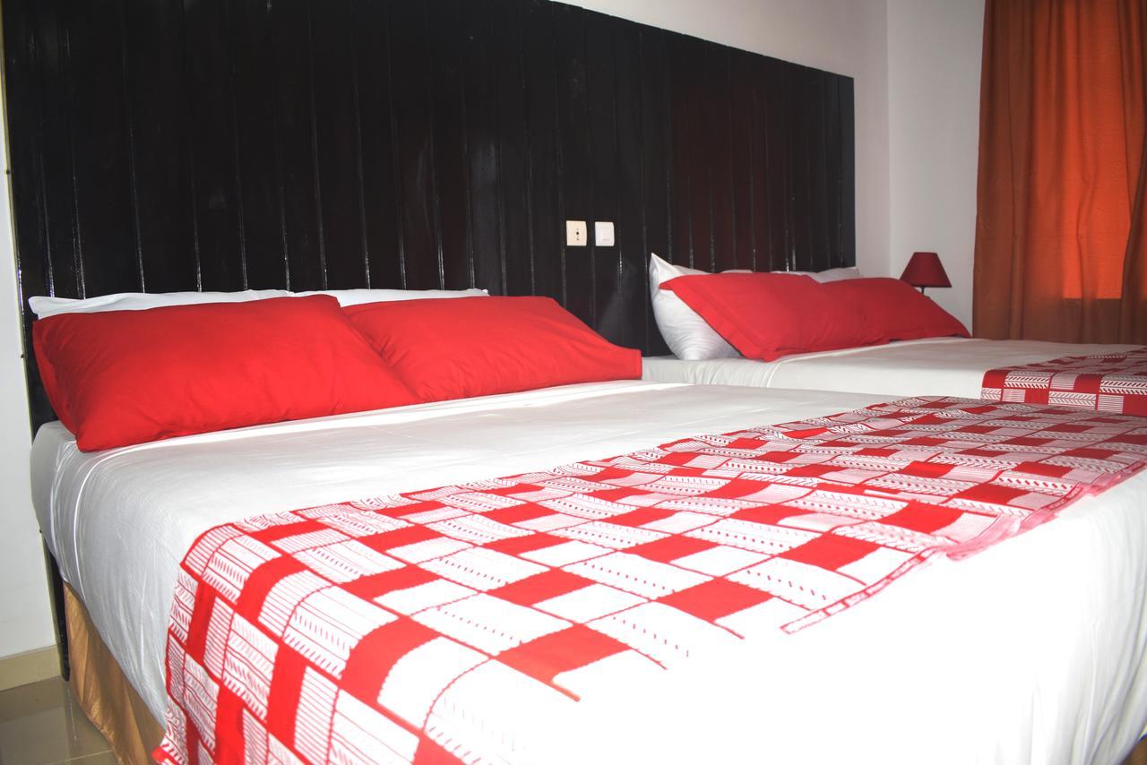 Hotel Bkbg Ломе Экстерьер фото