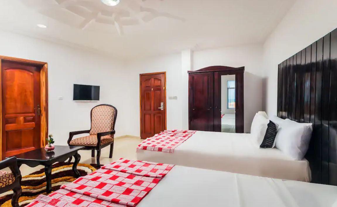 Hotel Bkbg Ломе Экстерьер фото
