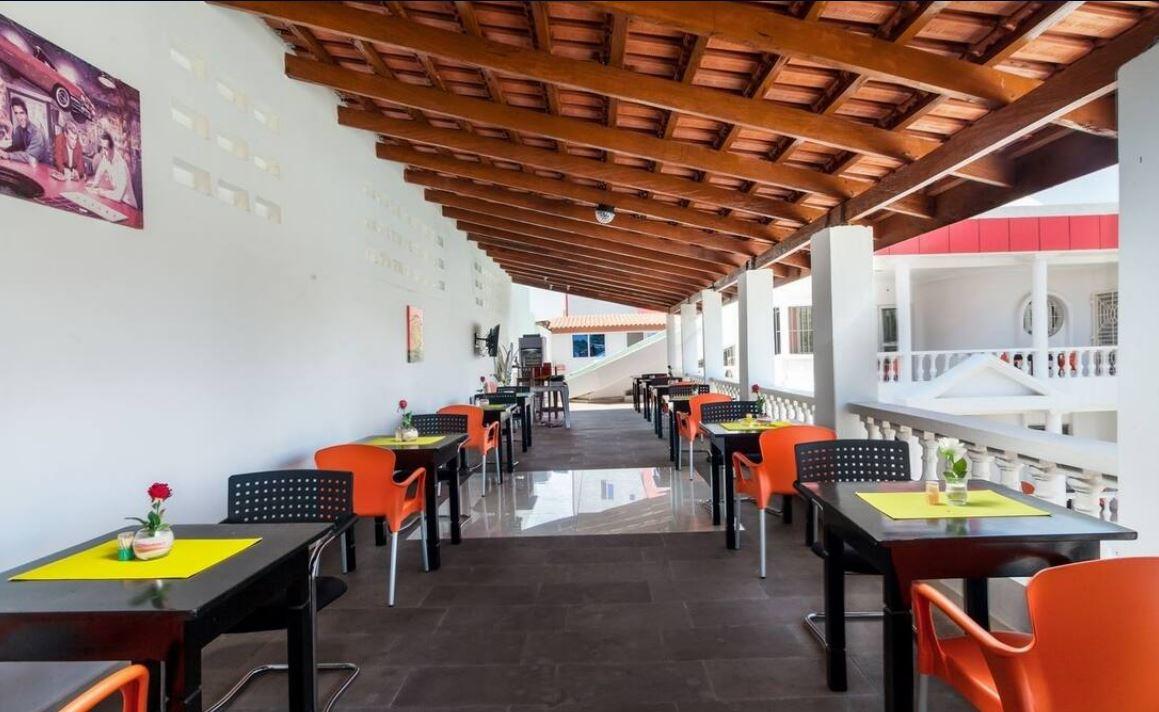 Hotel Bkbg Ломе Экстерьер фото